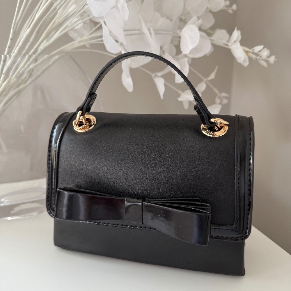 Anne Klein Crossbody Chain Bag with Bow in Black (NWOT)